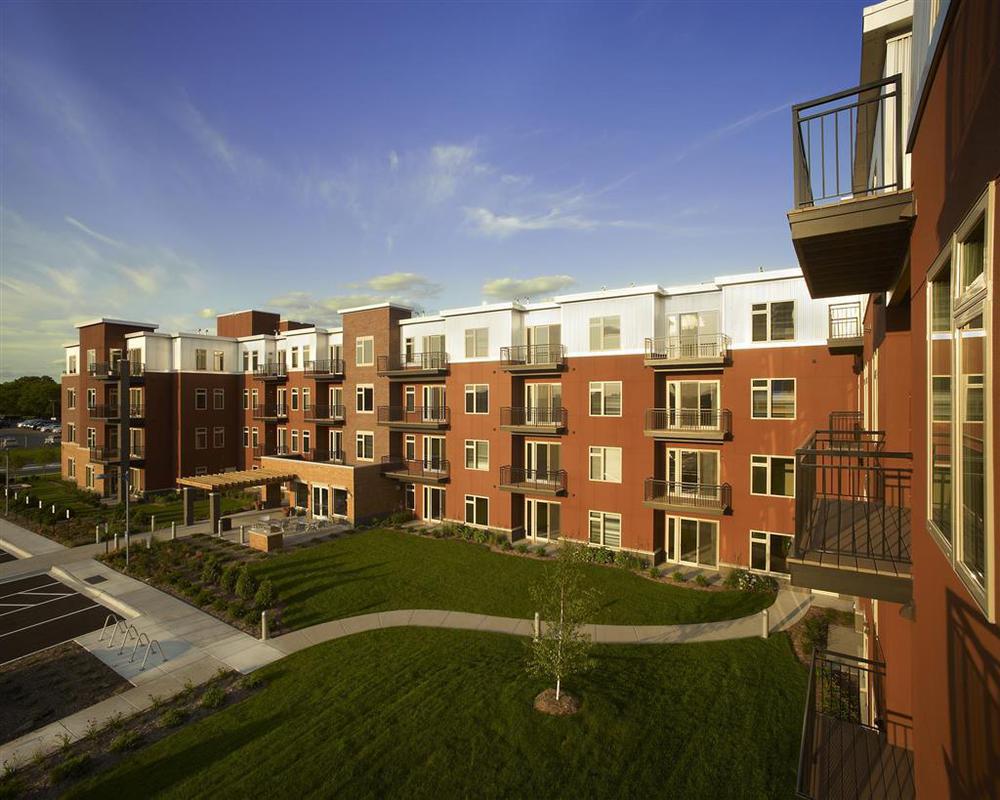 Execustay At York Place Apts Edina Eksteriør billede